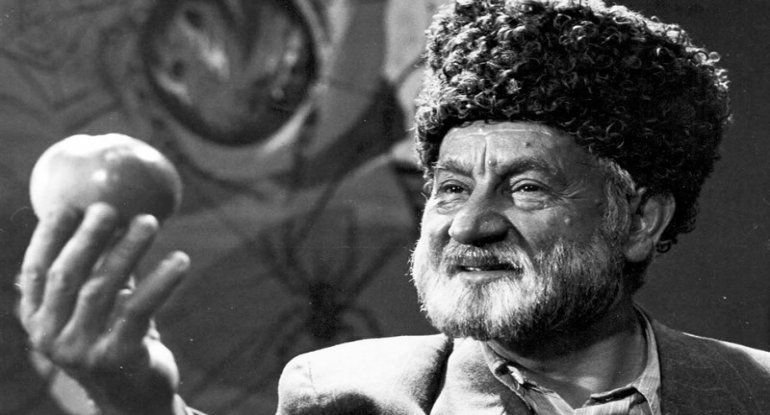 Xalq artistinin qızına HÖKM OXUNDU